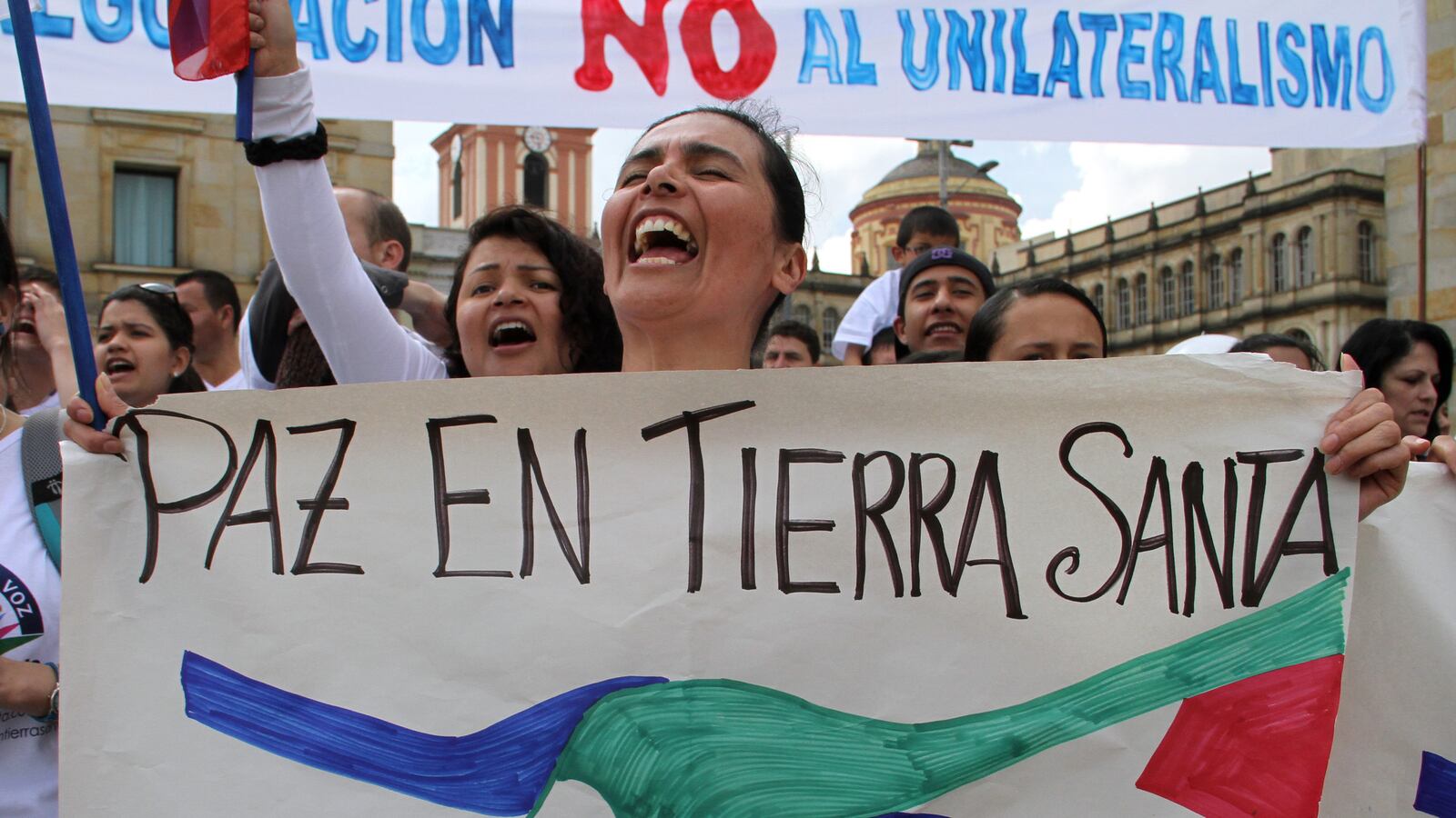 articles/2012/05/29/exaggerating-the-refugee-problem/colombia-israel-protest-openz_fbtitc