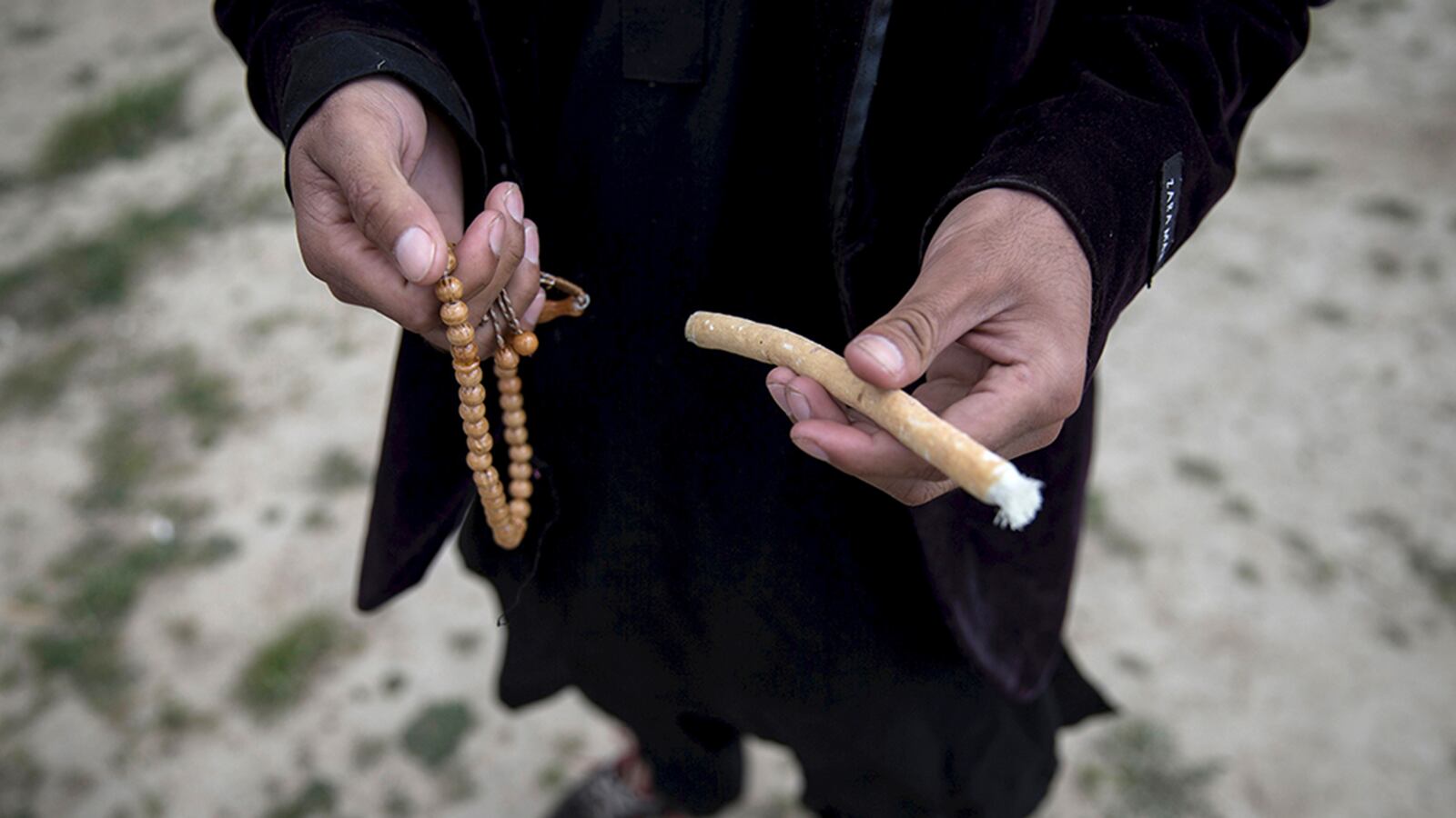 galleries/2015/06/23/migrants-cherished-belongings-photos/150623-migrant-items-tease_xen6rz