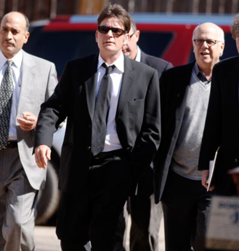 galleries/2010/12/04/celebrity-domestic-violence/domestic-violence---sheen_tbkjcc