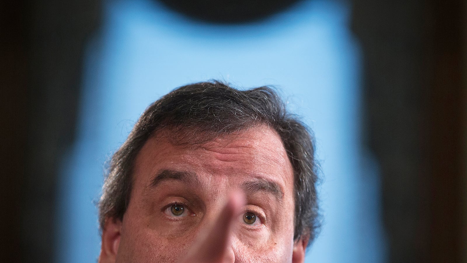 articles/2014/01/09/christie-three-possibilities-two-require-that-he-resign/140109-tomasky-christie_w6lqps
