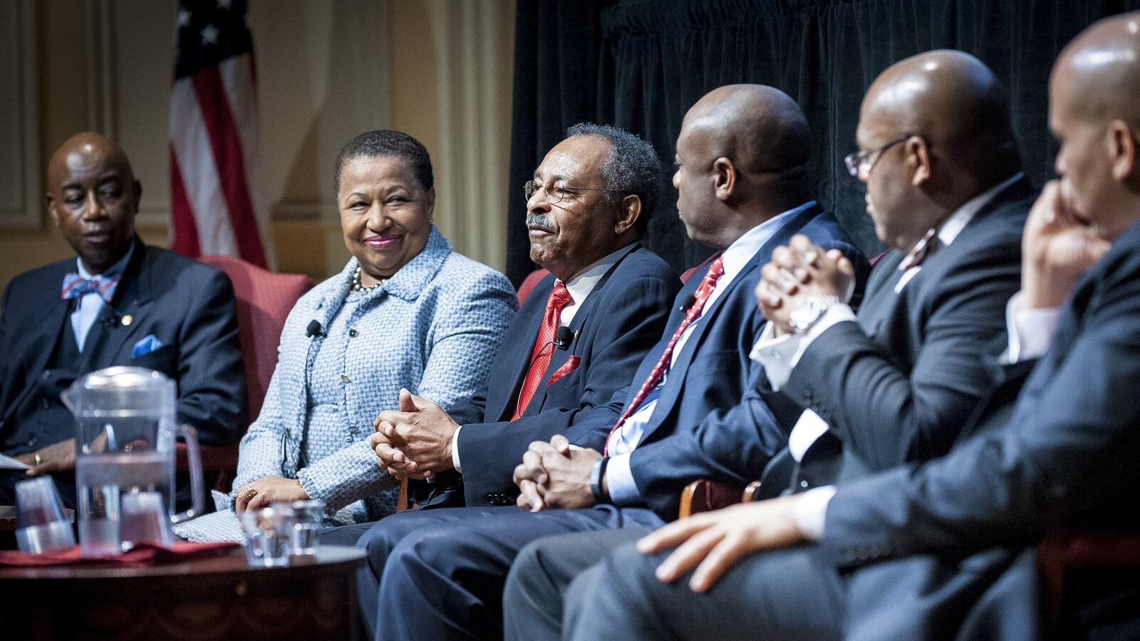articles/2014/03/04/the-historic-gathering-of-america-s-african-american-senators/20140303-christie-black-senators_d9tjpu
