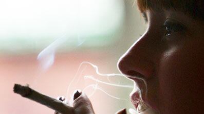 cheats/2010/03/25/california-to-vote-on-legalizing-pot/medical-marijuana_higa6o