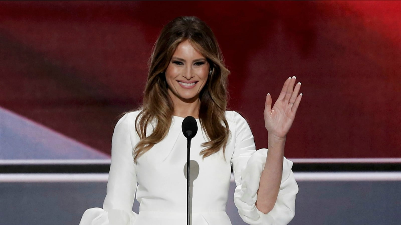 cheats/2016/08/05/melania-s-green-card-draws-new-scrutiny/160805-melania-green-card-cheat_zswzey