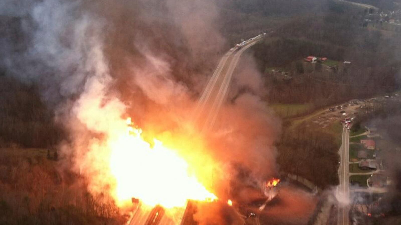cheats/2012/12/12/w-va-tries-to-rebuild-interstate/wva-gas-explosion-hwy-cheat_gvuuou