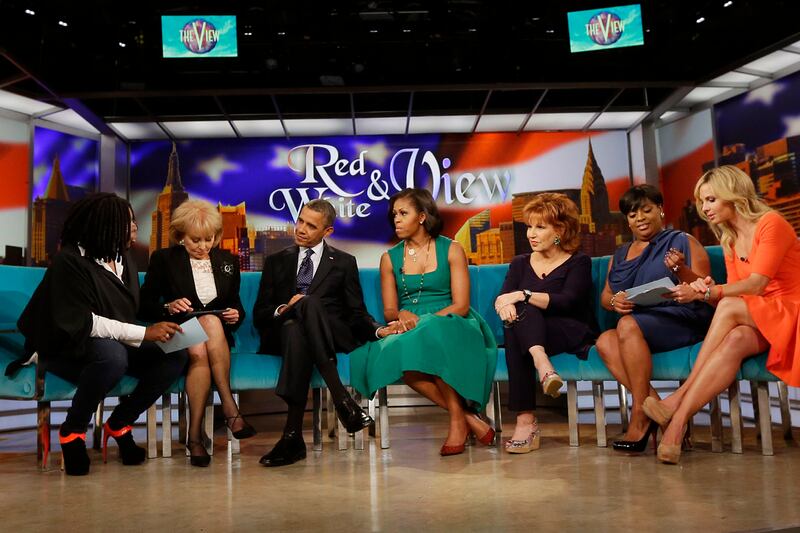 articles/2012/09/25/president-obama-s-whistlestop-on-the-view/obama-the-view-grove_nmzjnk