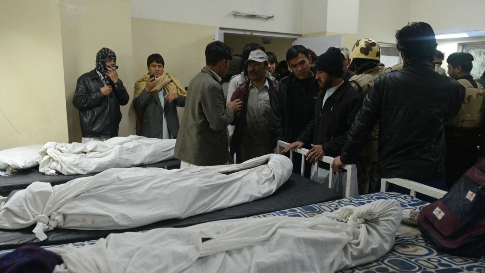 cheats/2013/02/16/pakistan-market-bomb-attack-kills-64/021613-cheat-pakistan-market-bomb_yplo3j