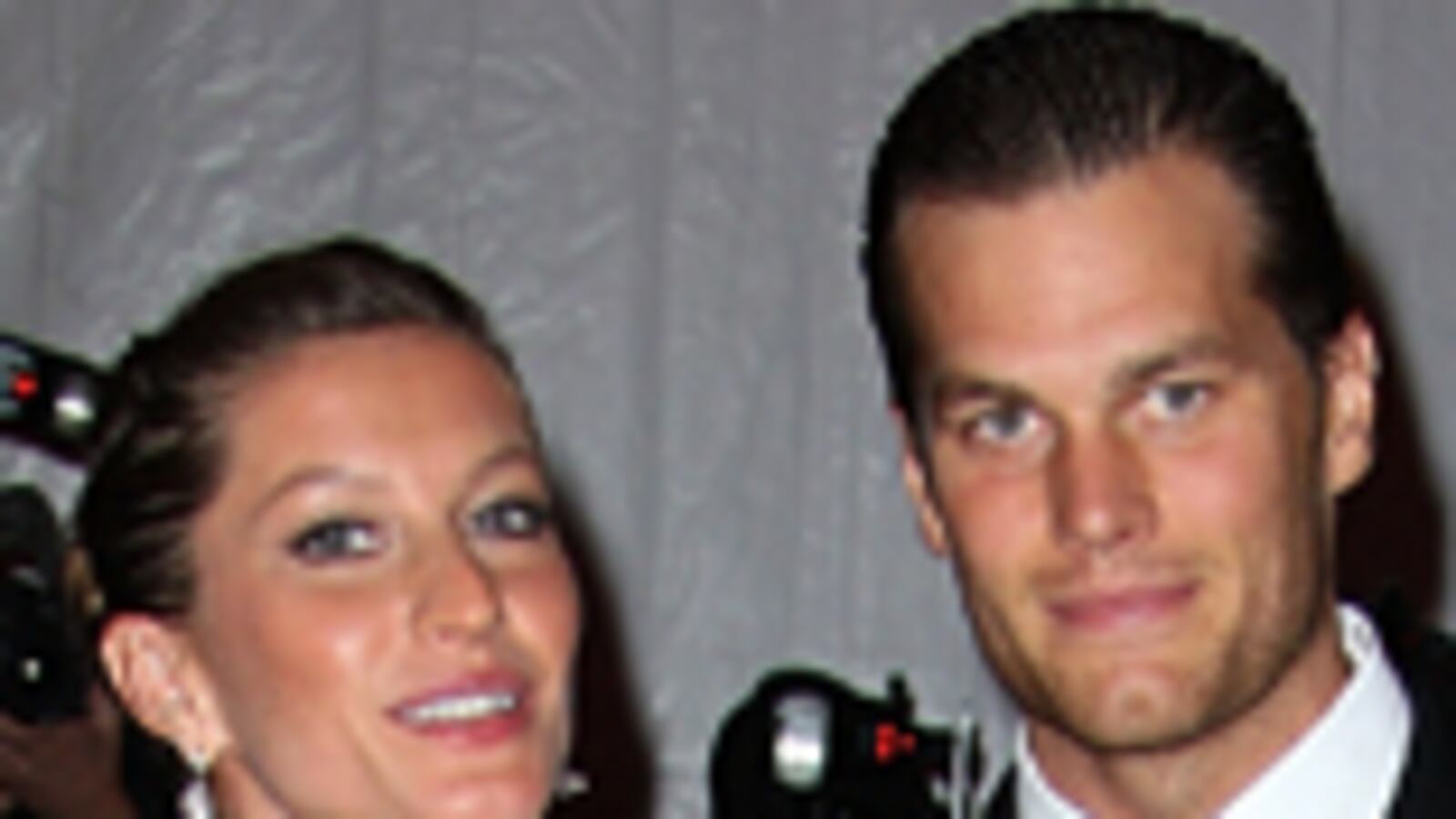 cheats/2009/04/05/gisele-amp-tom-tie-knot-again/gisele-and-tom-brady_21036_j88tqu