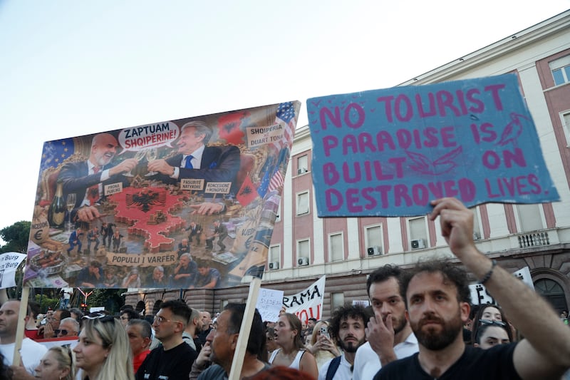 Several thousand citizens demonstrated in Tirana, Albania, for the second consecutive night to demand transparency around a tourist complex project allegedly linked to U.S. President Donald Trump’s son-in-law, Jared Kushner.