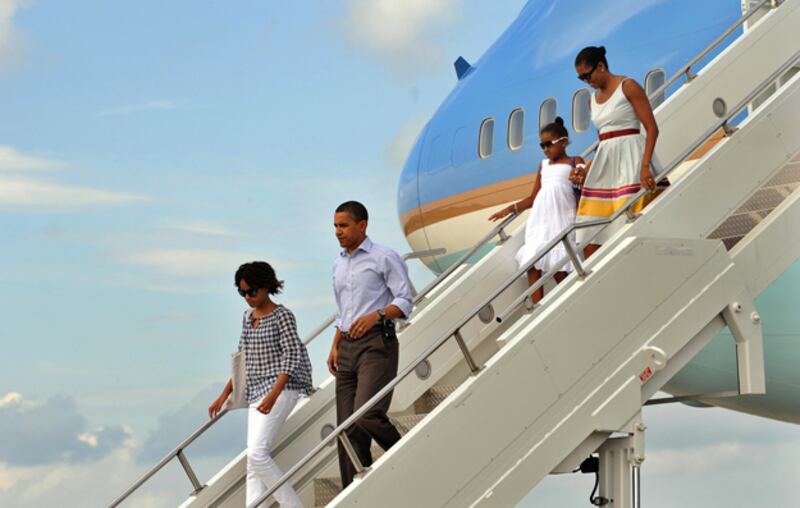 galleries/2009/08/23/obama-family-trips/obamas-on-vacation-14_vpdp7p