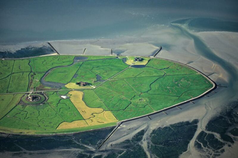 galleries/2010/04/21/our-drowning-planet/climate-change---hallig_ay7r6v