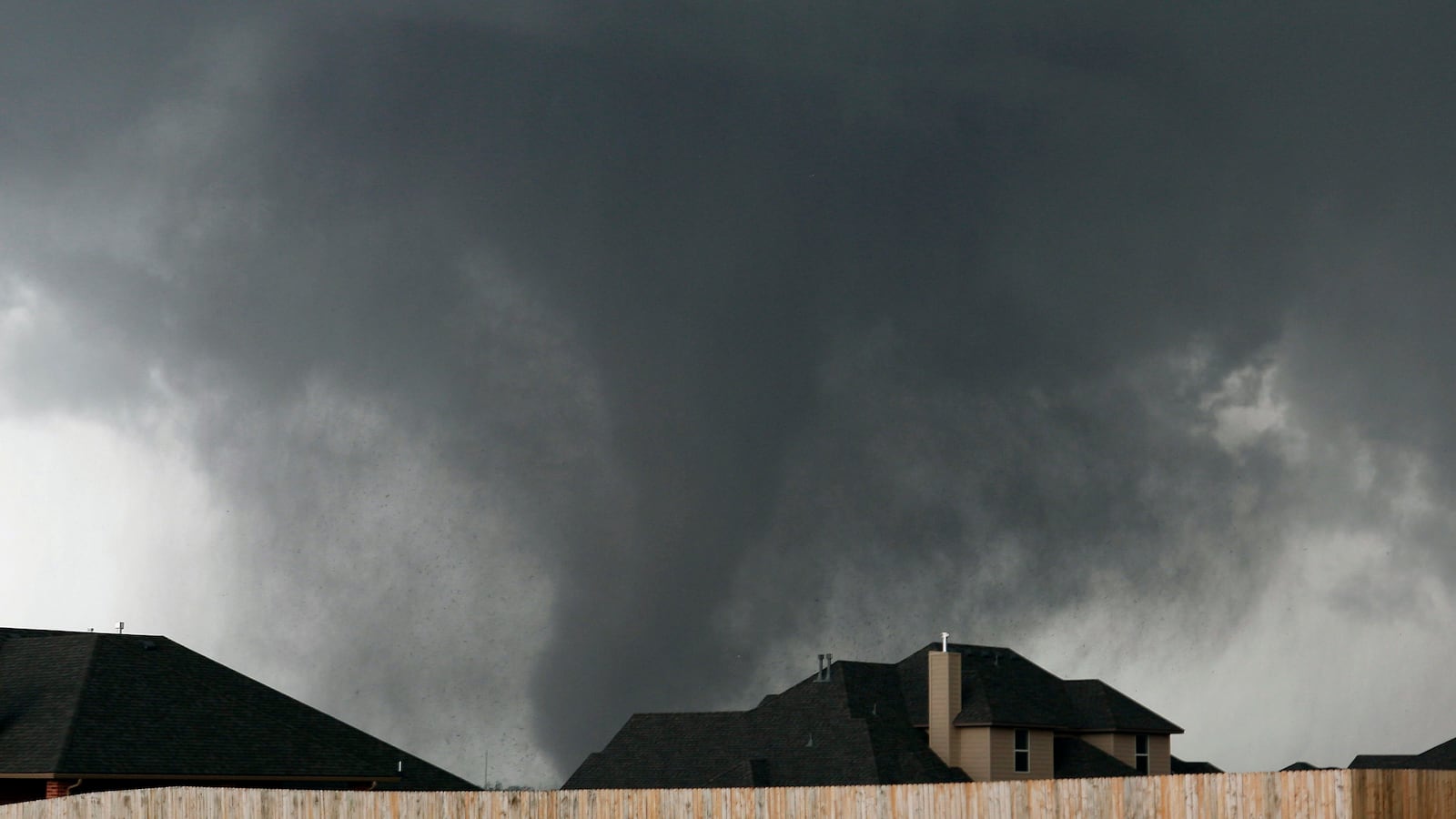 articles/2013/05/21/why-the-hell-do-storm-chasers-rush-in/130521-storm-chasers-crocker-tease_taywss