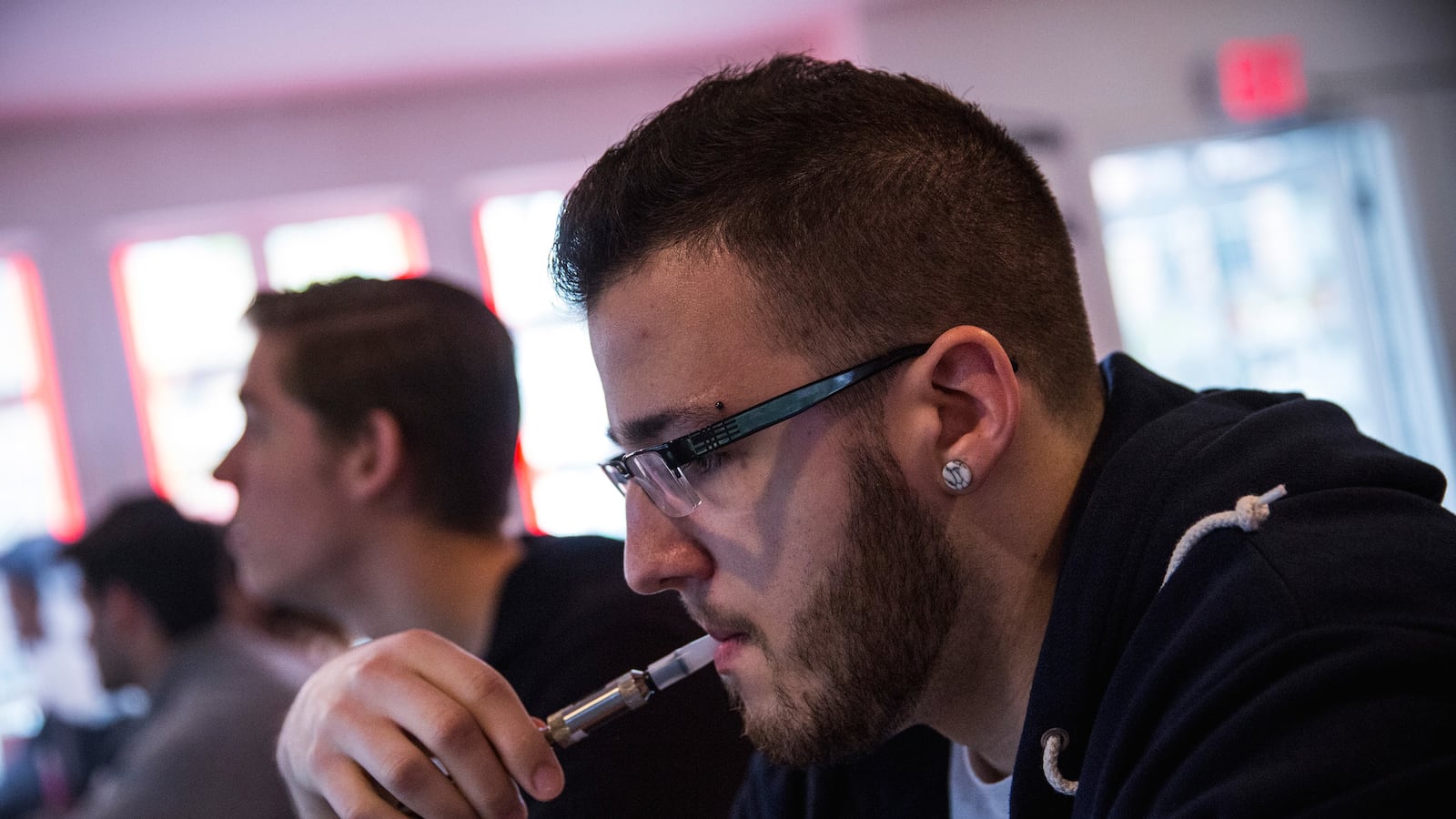 cheats/2015/04/17/e-cig-use-triples-among-us-youth-in-2014/140826-e-cig-cheat_joqmny