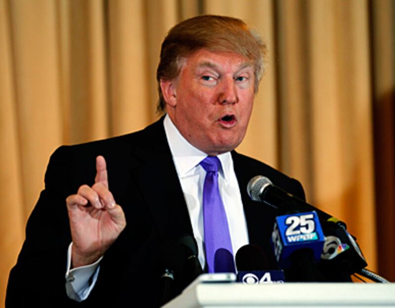 articles/2011/04/17/donald-trump-plays-the-birther-card-tea-party-triumph-in-florida/defede-trump-florida_173850_spuw8r