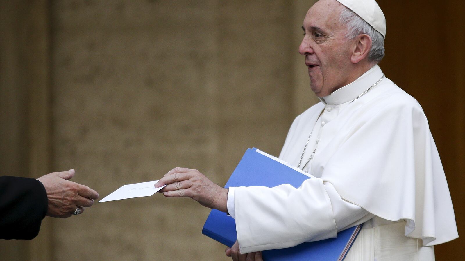 2015-10-15T000000Z_1880847764_GF10000245646_RTRMADP_3_POPE-SYNOD_ghpuym