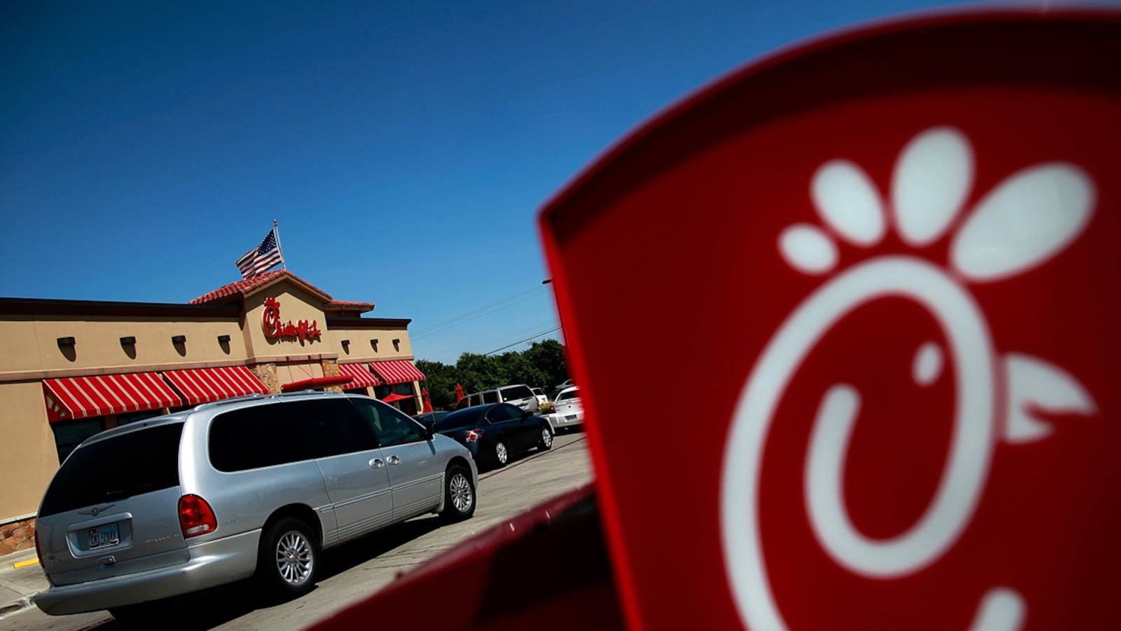 cheats/2012/09/19/chicago-alderman-chick-fil-a-relented/chick-fil-a-kiss-day-cheat_rrjid1