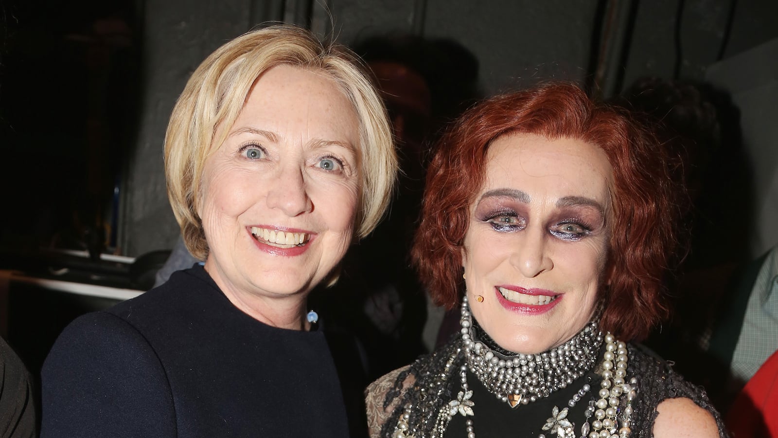 articles/2017/02/18/when-hillary-clinton-met-norma-desmond-review-of-sunset-boulevard-on-broadway/170217-teeman-hill-glenn-close-tease_lsfg9r
