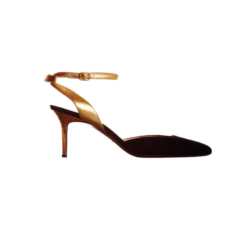 galleries/2012/04/30/designer-nicholas-kirkwood-opens-new-york-store-photos/nicholas-kirkwood-19_kniguv