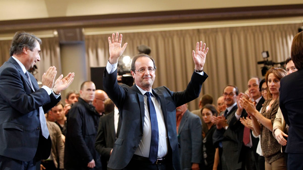 articles/2012/05/15/francois-hollande-sworn-in-as-french-president/hollande-inauguration-mcnichol_zq6epi