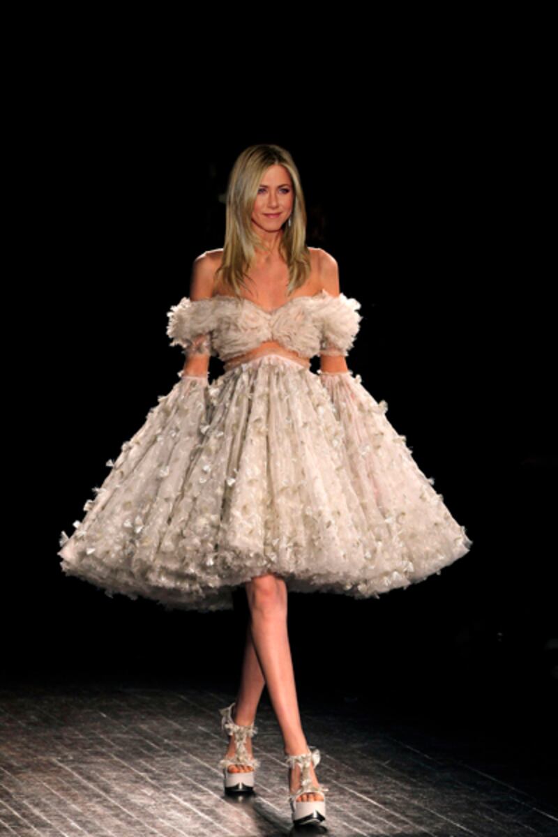 galleries/2012/08/15/jennifer-aniston-wedding-dress-suggestions-from-alexander-mcqueen-to-stella-mccartney/jenn-dresses-10_uq30fo