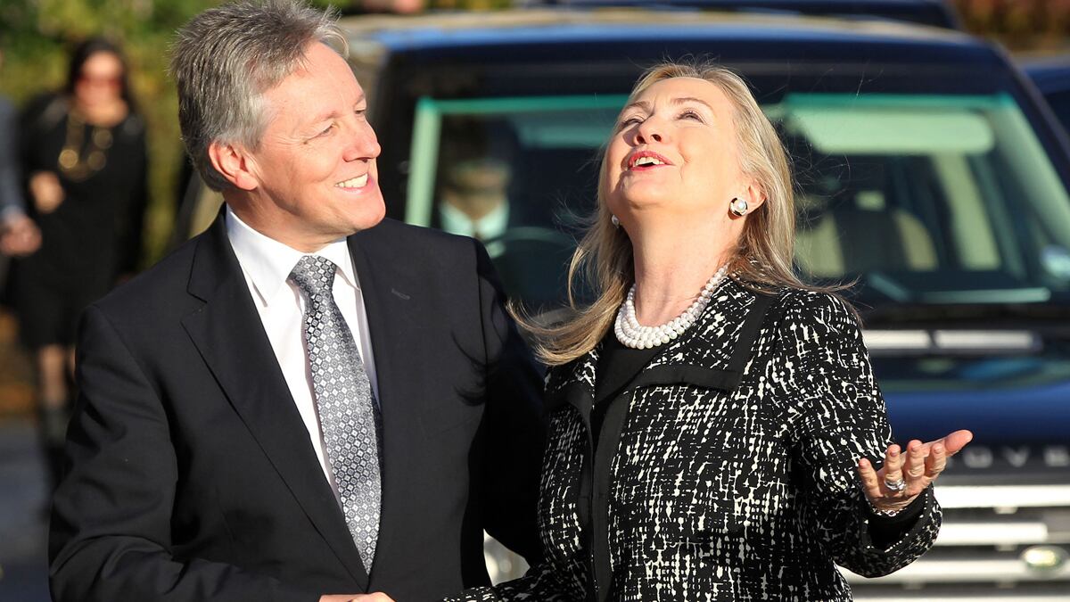 cheats/2012/12/07/bombs-found-in-northern-ireland/ireland-bomb-clinton-cheat_w33hm3