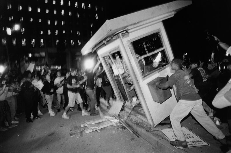 galleries/2012/04/27/los-angeles-riots-pictures-twenty-years-later-photos/la-riots-before-after-8_jr6405