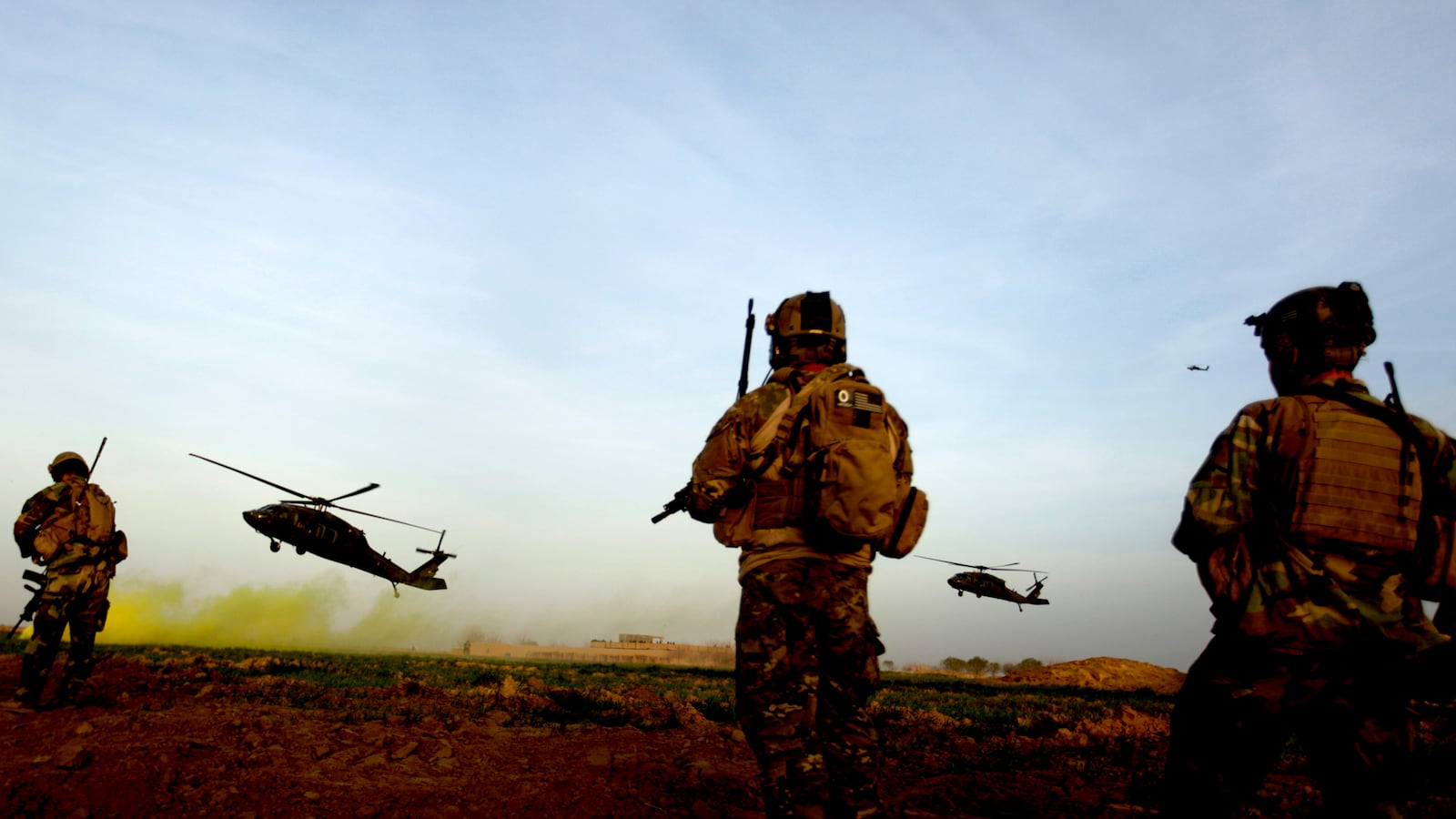 cheats/2013/05/04/five-americans-killed-in-afghanistan/130501-crumpton-covert-ops-guide-tease_liioba