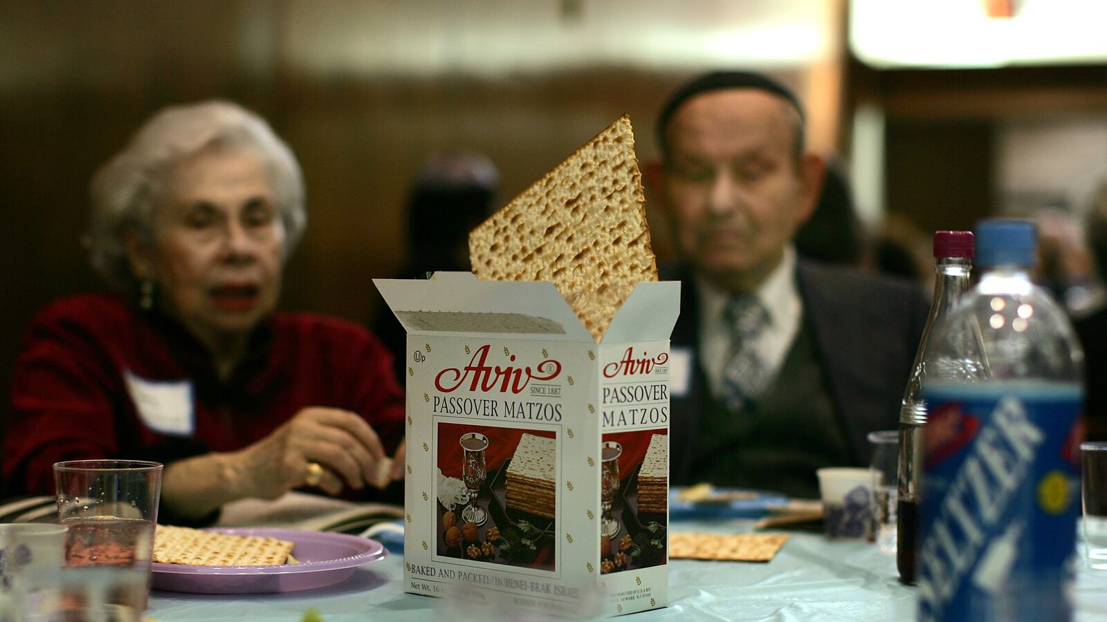 articles/2013/04/01/a-very-different-interfaith-seder/passover-matza-openz_bnxyhn