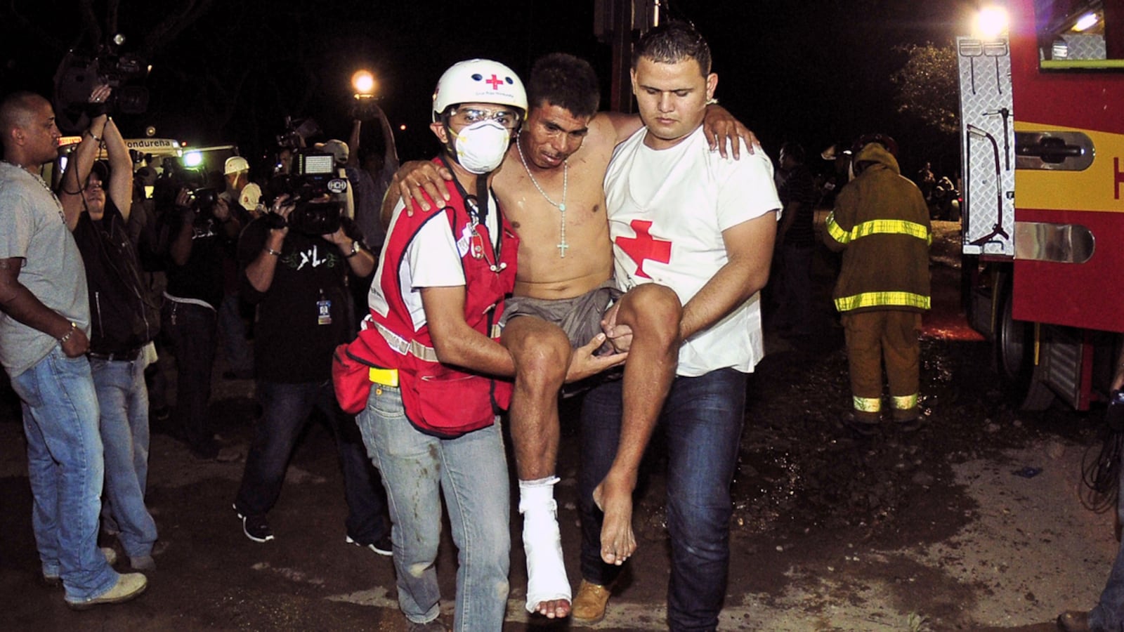 galleries/2012/02/15/honduras-prison-fire-photos/honduras-prison-fire-photos-seven_ehjj4d