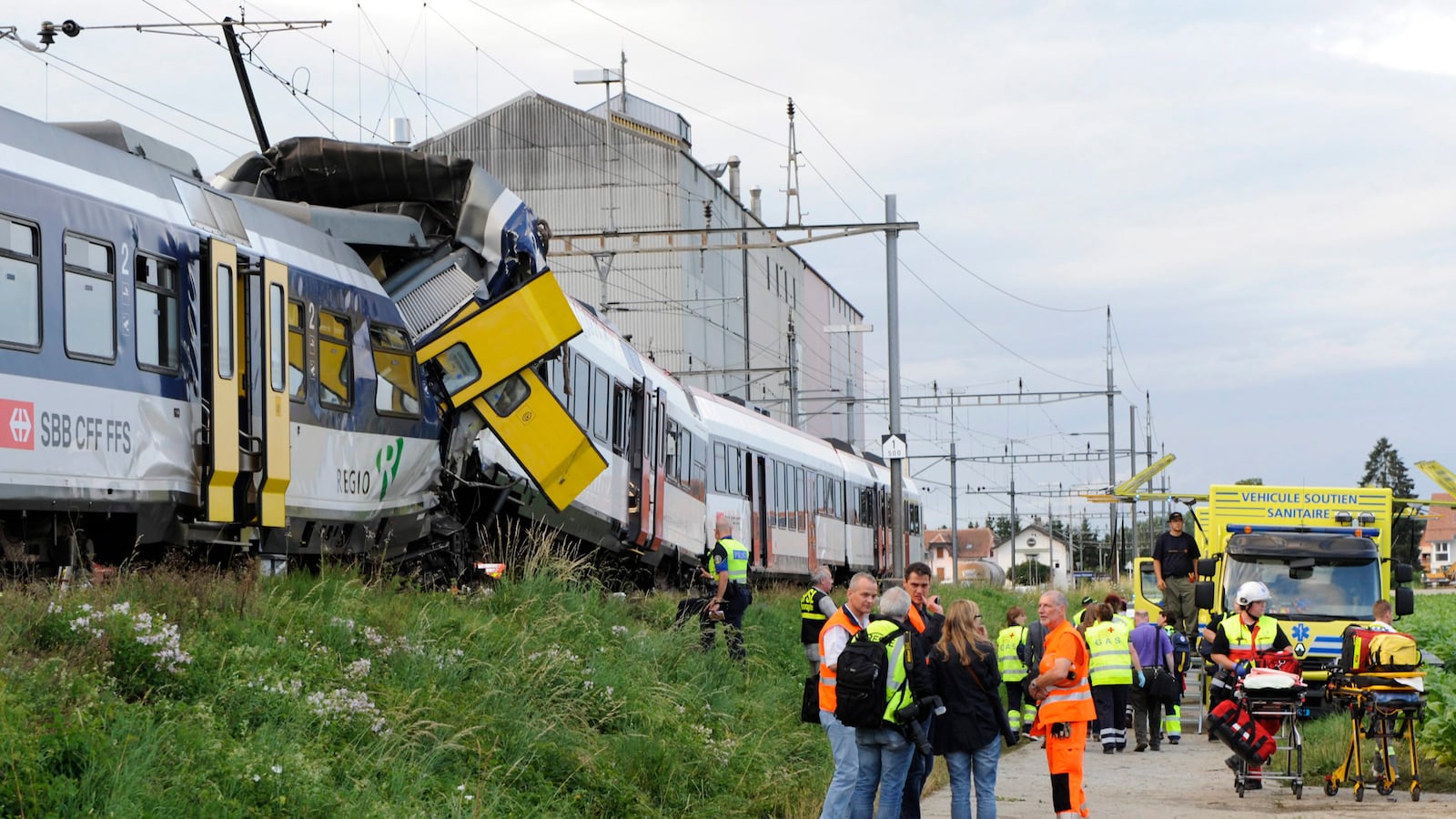 cheats/2013/07/30/driver-s-body-found-after-train-crash/130730-swiss-train-wreck-cheat_udggmx