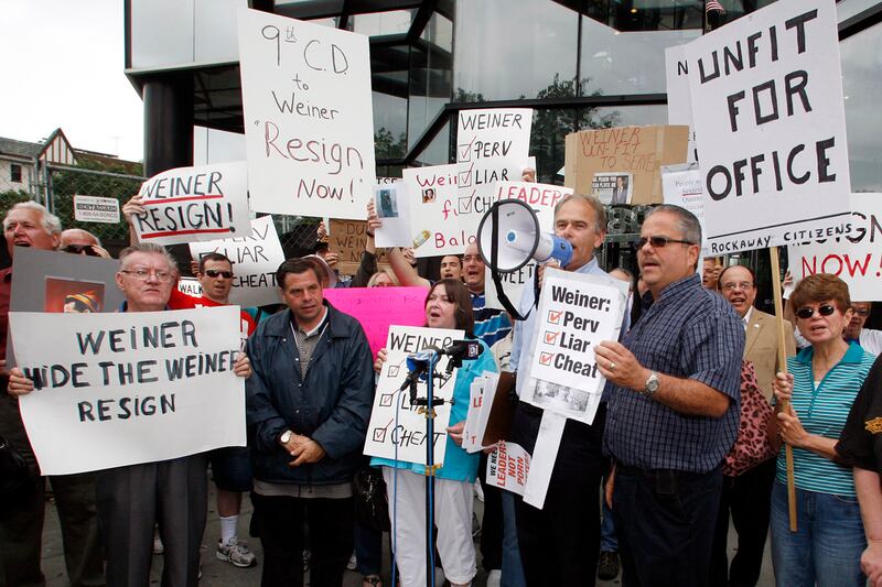 articles/2011/06/14/the-democrats-ridiculous-double-standard-on-weiner-and-clinton0/weiner-resignation-medved_zu8pru