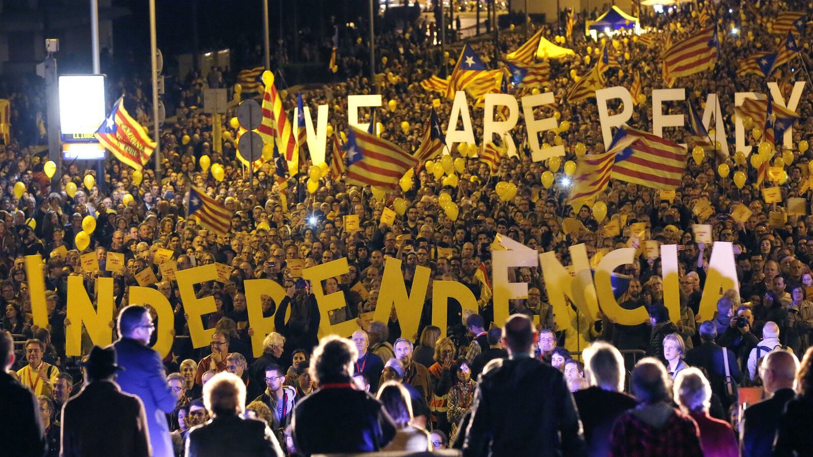 cheats/2014/11/10/catalans-vote-heavily-for-independence/141110-catalonia-referendum-cheat_do6usf