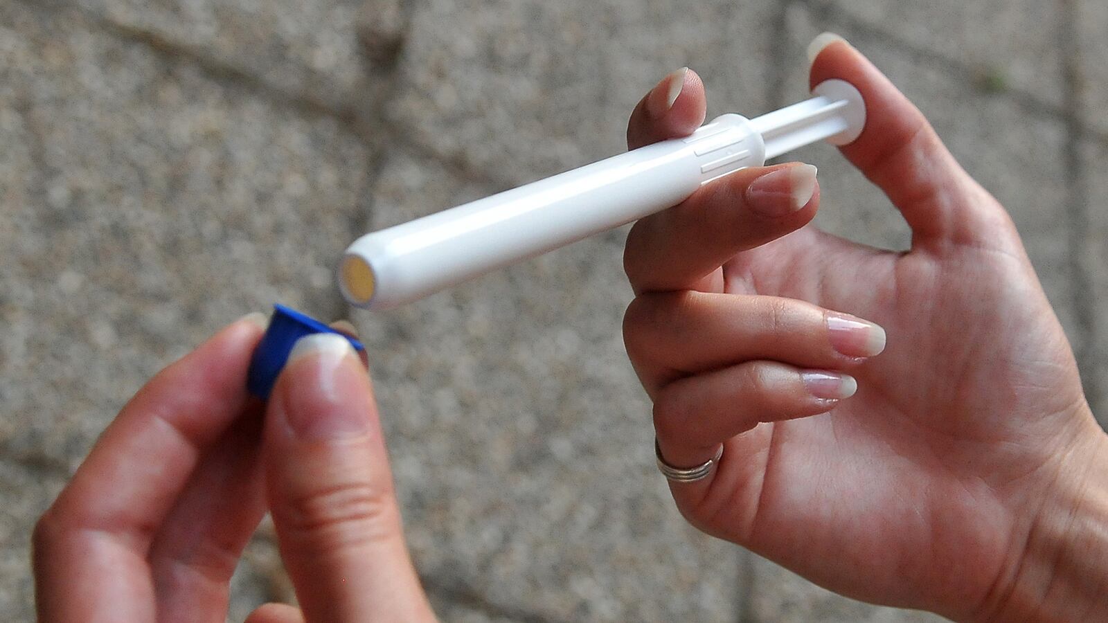 articles/2014/03/15/can-vaginal-gels-and-female-condoms-prevent-hiv/140313-shire-hiv-gel-tease_od6kde