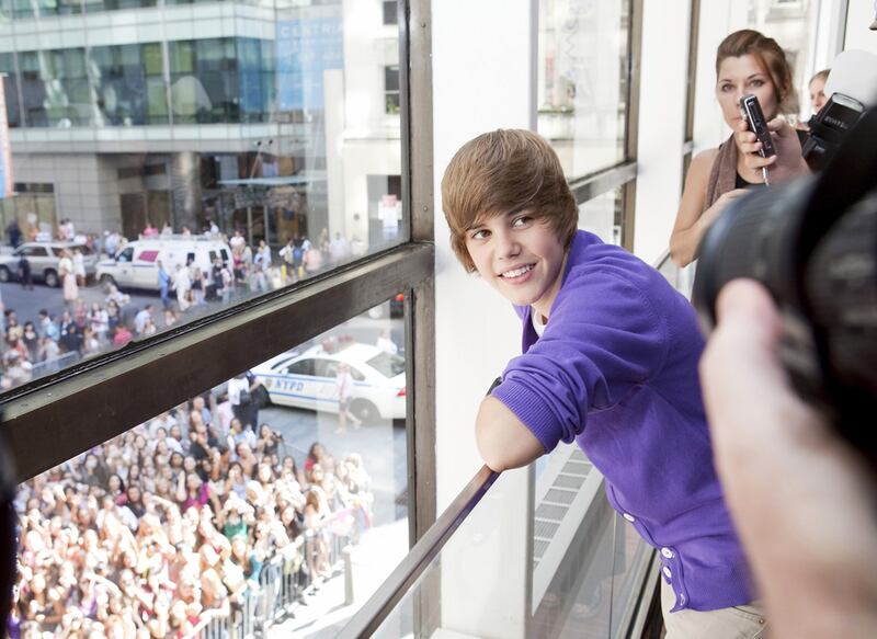 galleries/2010/09/09/bieber-fans/bieber-fans---10_d8fhlb