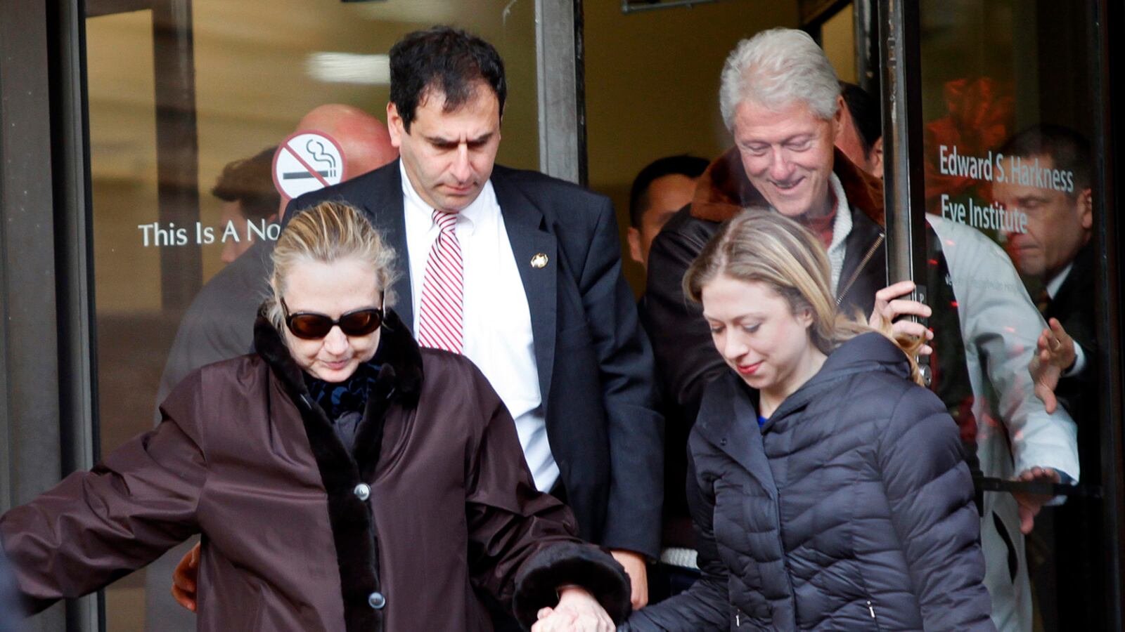 cheats/2013/01/02/hillary-released-from-hospital/hillary-leaves-hospital-cheat_yaq3lh