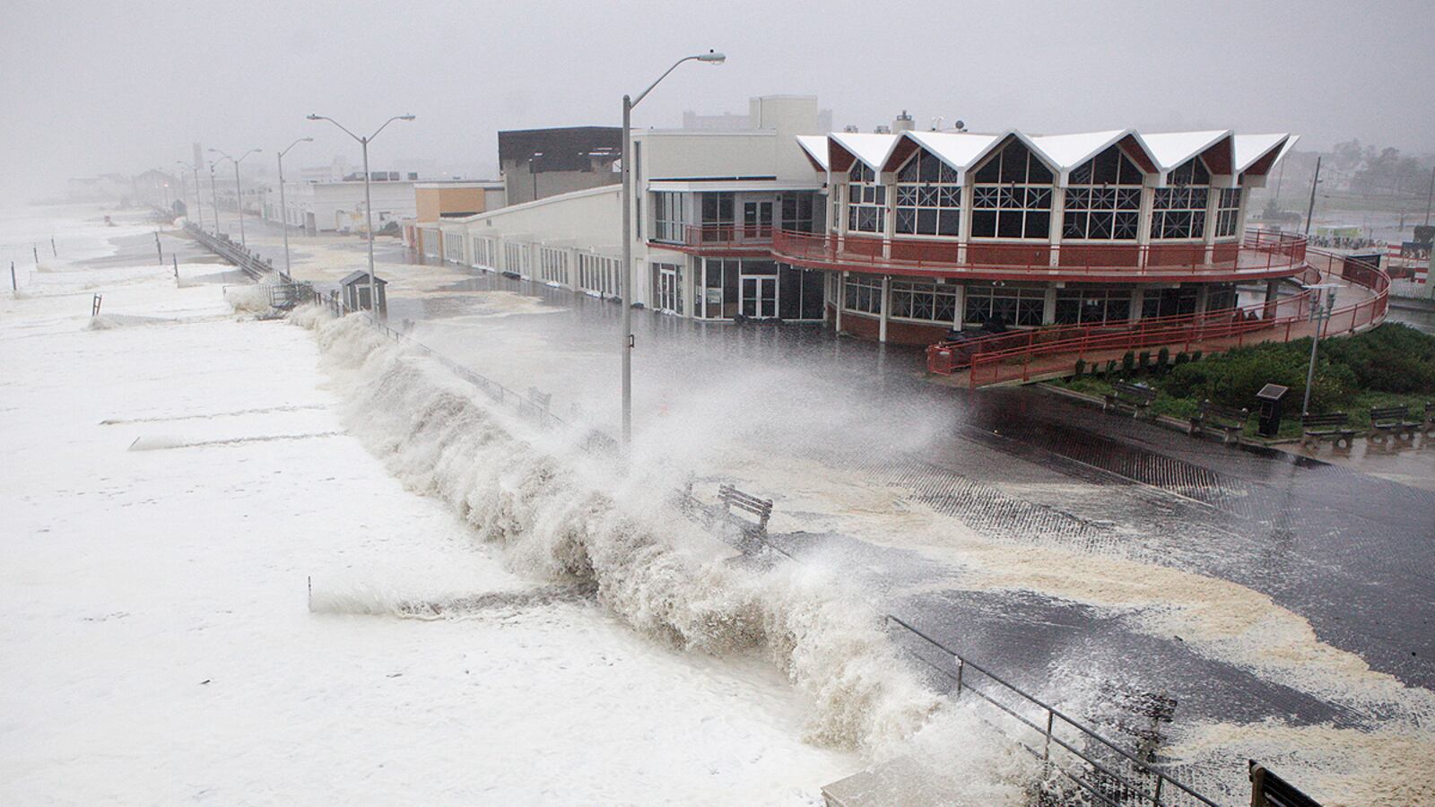 cheats/2011/08/28/irene-rains-pummel-northeast-towns/irene-photos-jersey-shore_jogpce