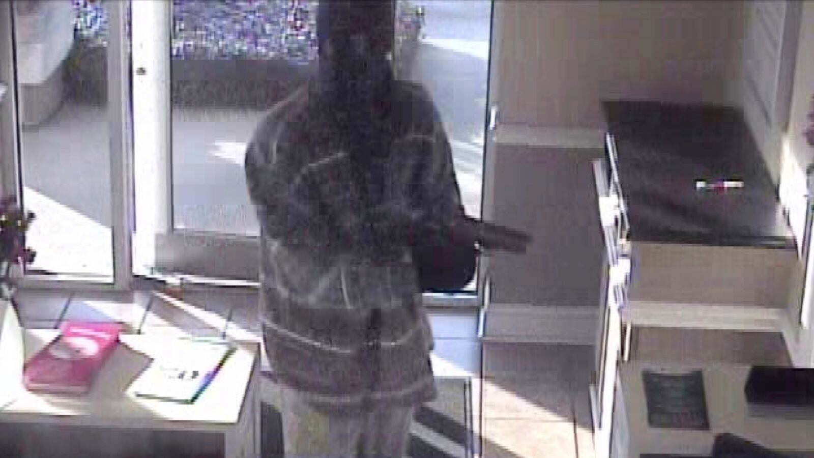 cheats/2013/12/30/suspected-bank-robber-killed/131230-bank-robber-cheat_ot6itz