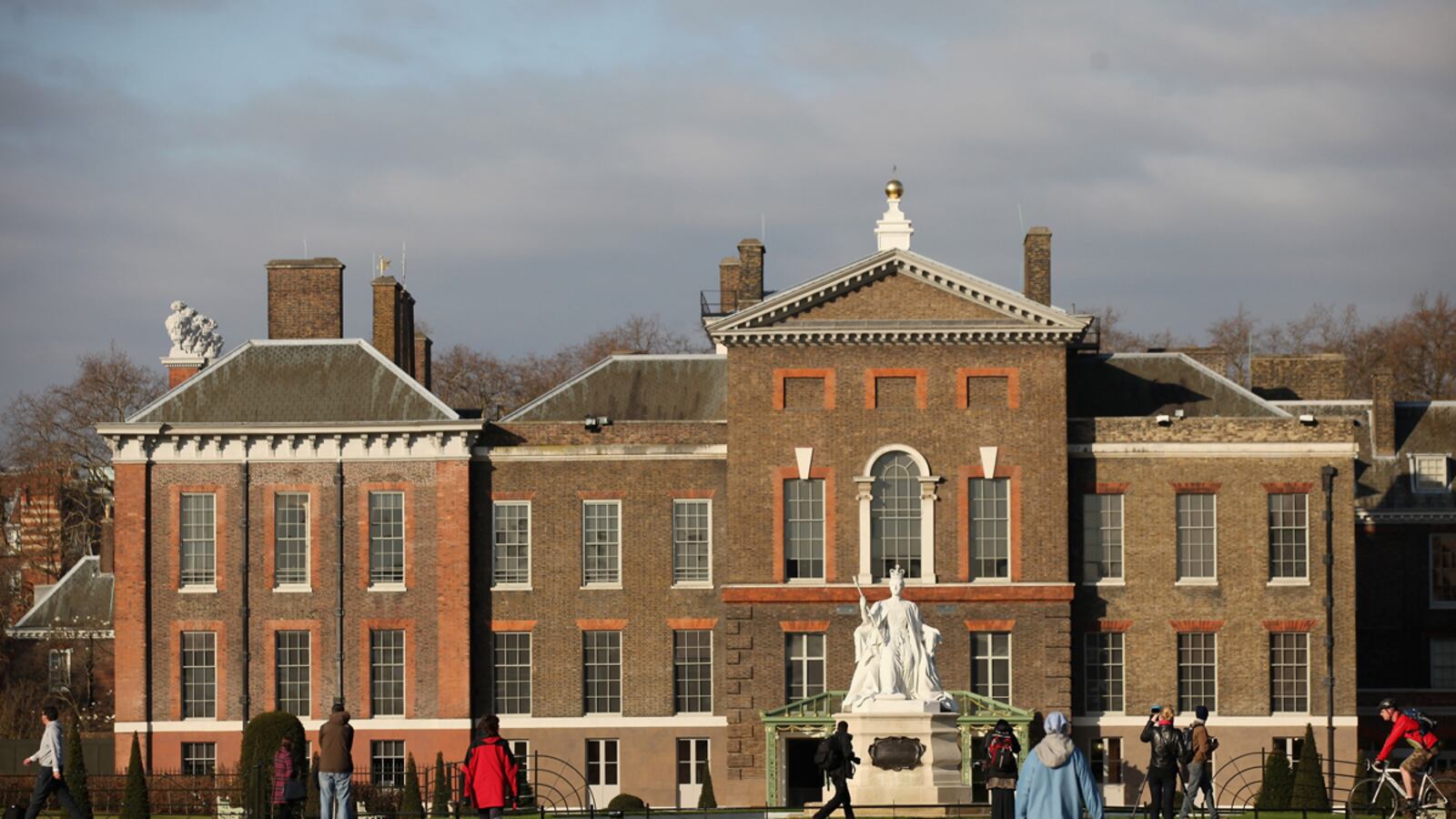 articles/2013/06/27/refurbing-kate-and-william-s-new-fifty-seven-room-london-home-hits-the-1m-mark/kensington-palace-royalist-sykes_kvaa9x