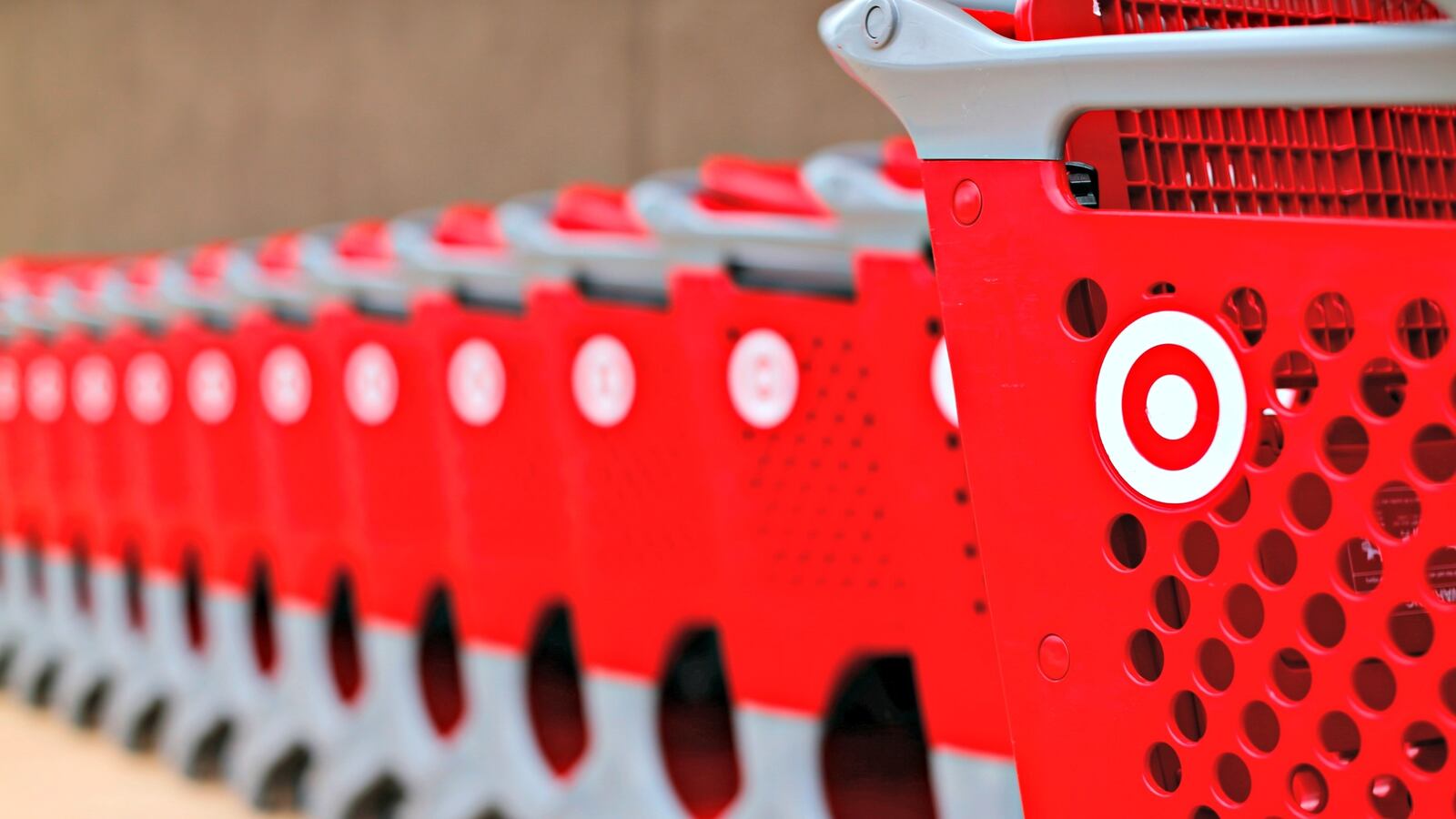 cheats/2016/08/17/target-to-install-transgender-friendly-private-bathrooms/160817-target-bathroom-cheat_jlirpk