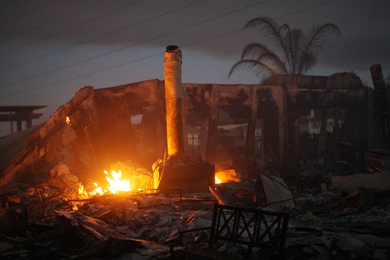 galleries/2014/05/15/wildfires-ravage-southern-california-photos/140716-wildfires-gal01_vnesyh