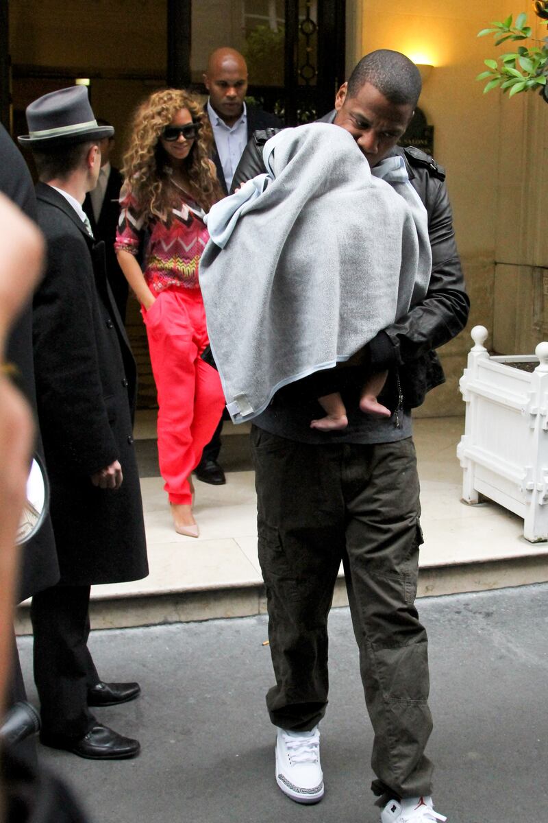 galleries/2013/07/08/blue-ivy-carter-milan-pique-more-powerful-celebrity-babies-photos/130705-celeb-babies-01_srs5wn