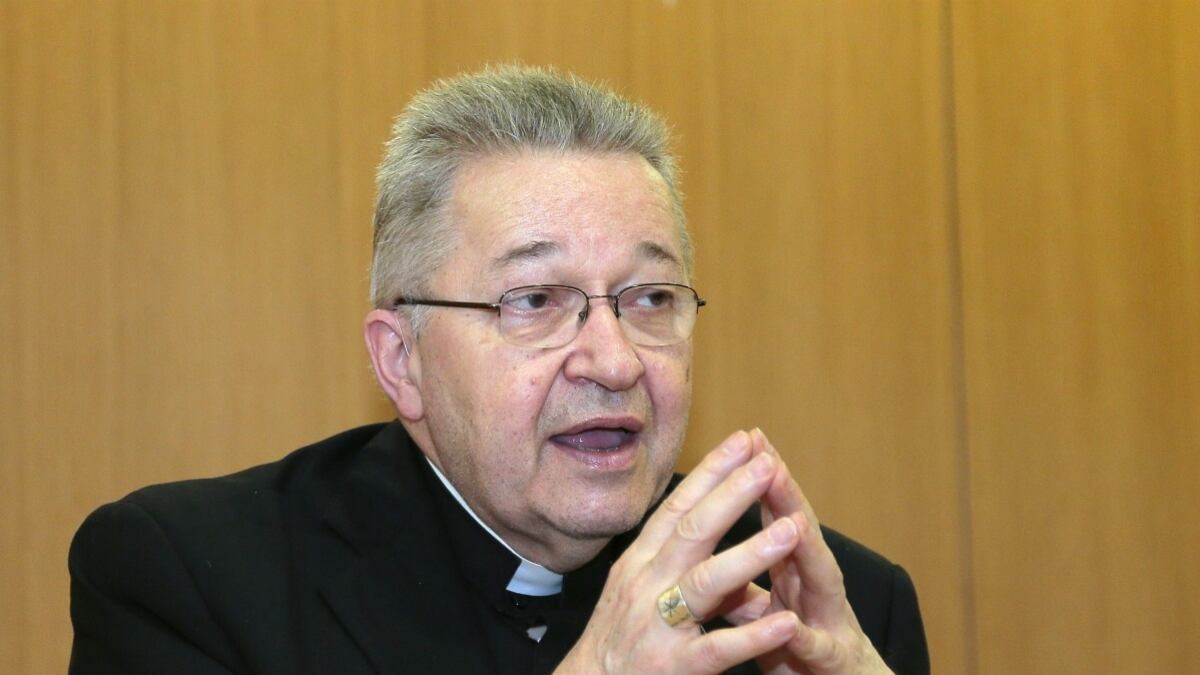 cheats/2012/11/03/french-catholics-rally-against-gay-marriage/france-gay-marriage-cheat_pzhae8