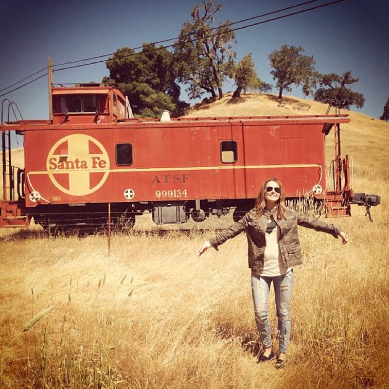 galleries/2013/06/23/miley-cyrus-shakira-and-more-celebrity-twitter-pictures-photos/SohpiaBush_hmvzhs