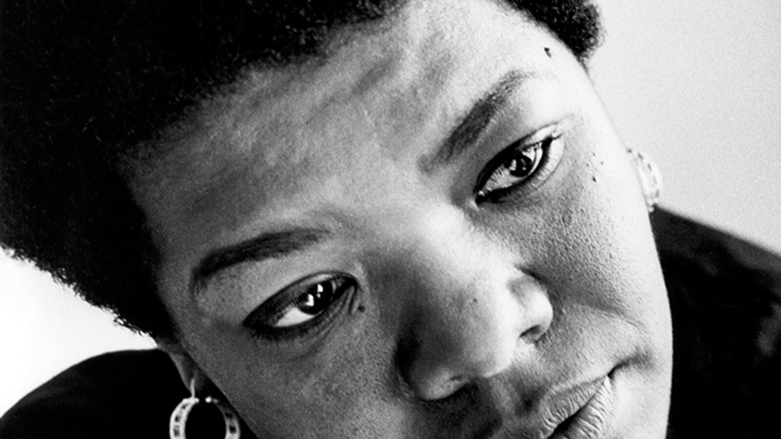 articles/2014/05/28/viral-video-of-the-day-maya-angelou-performs-still-i-rise/140528-black-history-angelou_abcvlr