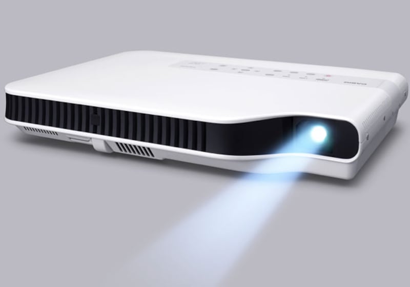 galleries/2010/06/16/videogames/video-games---casios-green-slim-projector_rlup0f