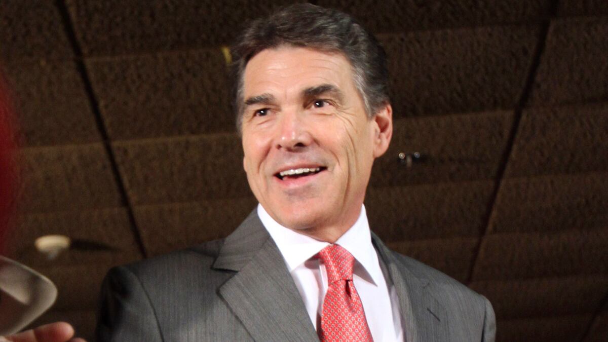 cheats/2011/11/28/sheriff-joe-endorses-perry/sheriff-joe-arapaio-endorses-perry-immigration-cs_nq5lhj