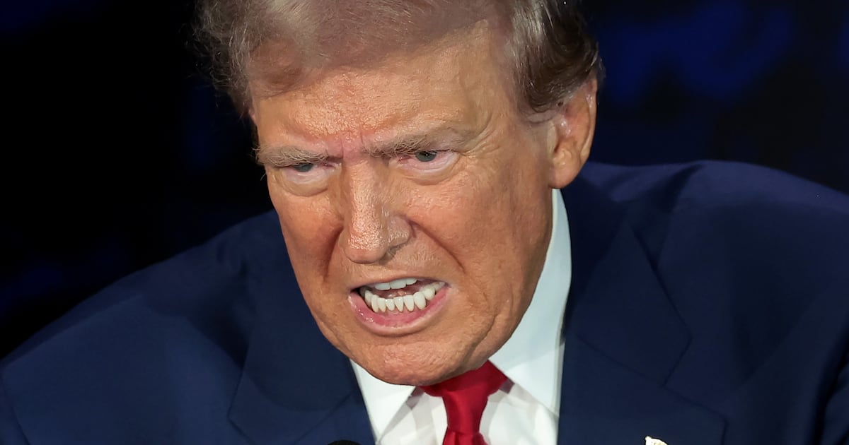 Nightmare for Trump as Americans Ditch the Right for the Middle