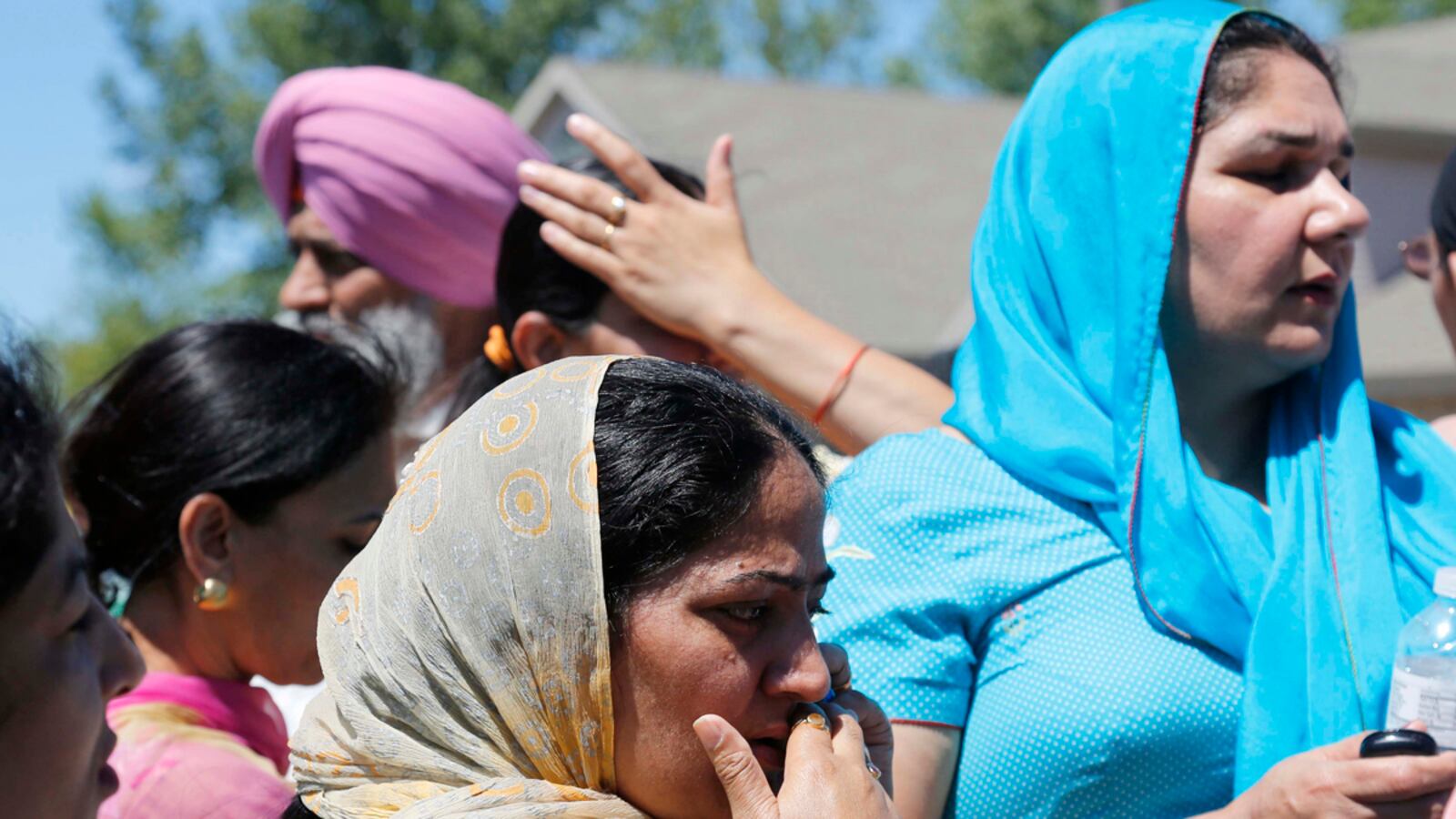 articles/2012/08/05/domestic-terrorism-kills-six-in-oak-creek-sikh-temple/oklahoma-shooting-new-top-box_t9xuhk