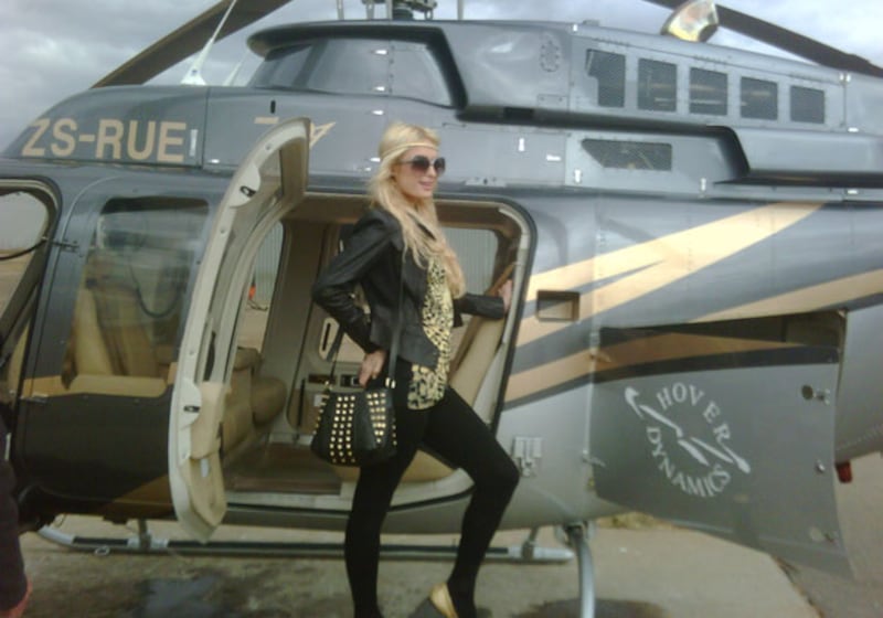 galleries/2010/07/08/celebrity-twit-pics/twitpi711---paris_ntilqm