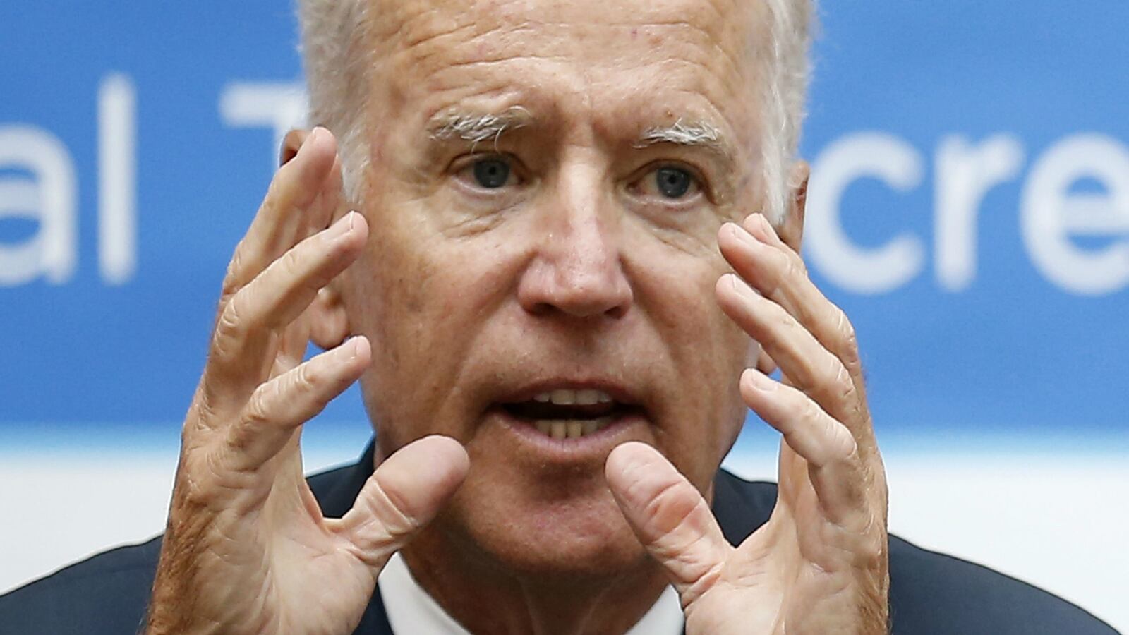 cheats/2014/09/17/biden-triggers-2016-talk-with-iowa-visit/140917-joe-biden-cheat_lvq8nd
