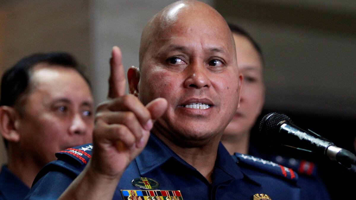 cheats/2017/01/30/philippine-cops-halt-drug-crackdown/170130-philippines-drug-crackdown-cheat_dhikhn